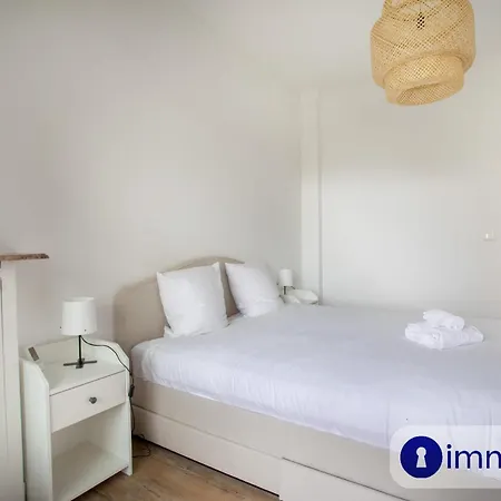 With Air Conditioning Libération *