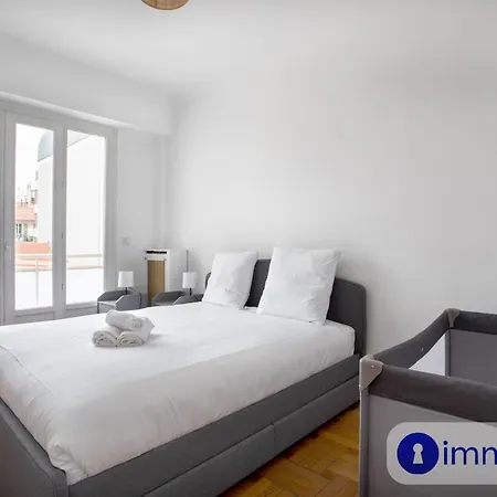 With Air Conditioning Libération Niza